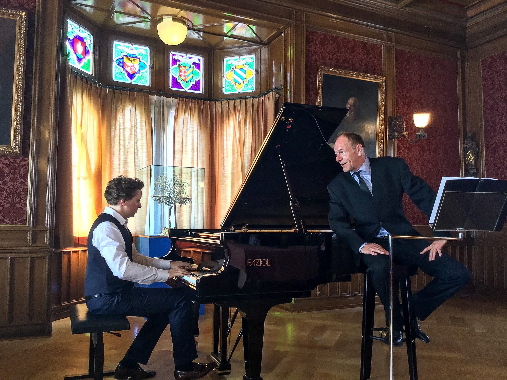 Johannes Friedemann und Bodo Krumwiede im Konzertsaal auf dem Lindenhof